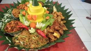Pesan Nasi Tumpeng Enak untuk Berbagai Acara