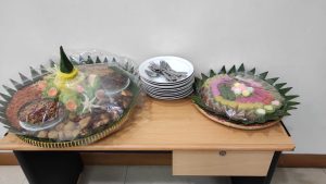 Keunggulan Pesan Nasi Tumpeng Online Dibanding Datang Langsung