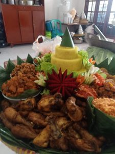 Rekomendasi Nasi Tumpeng Enak untuk Acara Kantor