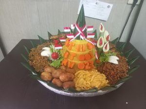 Pesan Nasi Tumpeng Premium dengan Tampilan Elegan