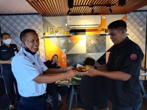 Pesan Nasi Tumpeng 10 Porsi
